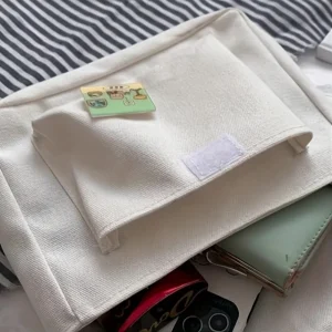 Cute Canvas Bag for Women, New Japanese Harajuku Style Crossbody Bag, Versatile Shoulder Bag for Students with Pin Badges